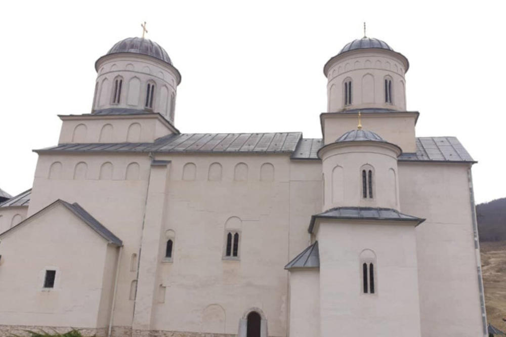 PRELEPE VESTI! NAŠA SVETINJA DOBIJA JOŠ JEDAN KONAK: U porti manastira otpočeli radovi!