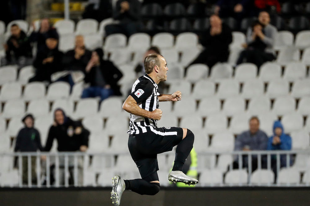 CRNO-BELE ČAROLIJE NA PREMIJERI: Natho i Tošić nosili Partizan do pobede protiv Radnika!