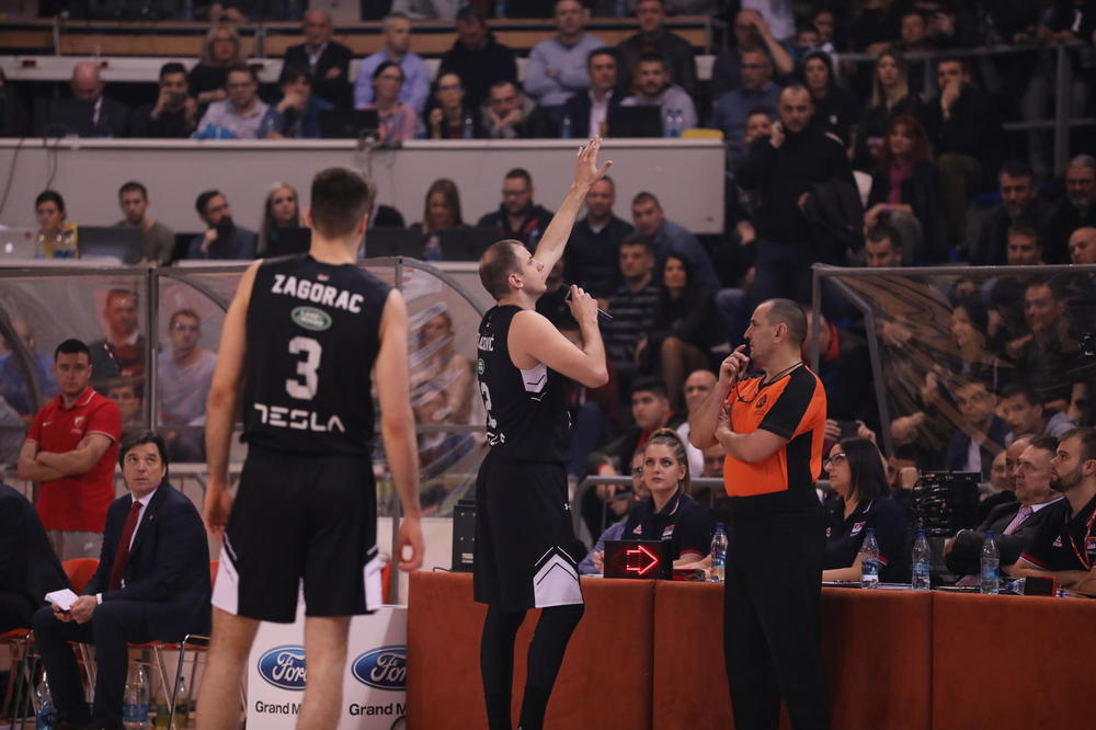 NOVICA MOLIO NAVIJAČE DA NE PEVAJU VESNI ČOVIĆ: Delije se ustremile na njega, Grobari odmah uleteli za kapitena!