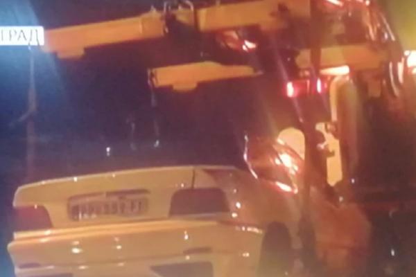 STRAVIČNA NESREĆA U BEOGRADU: Tri mladića TEŠKO POVREĐENA!