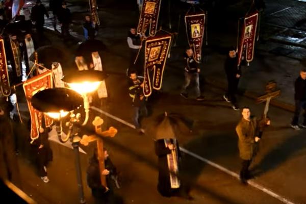 SKANDAL NAD SKANDALIMA! Crnogorska policija smanjuje broj vernika na litijama NA OVAJ NAČIN! (VIDEO)