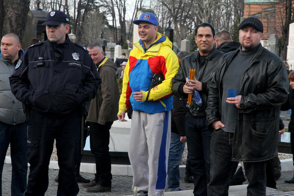 PRETUKAO SESTRU, PIJAN PRAVIO SKANDAL NA SAHRANI GAGE NIKOLIĆA,LAGAO ZA BATINE: Svi INCIDENTI I NASILJE repera ĐUSA