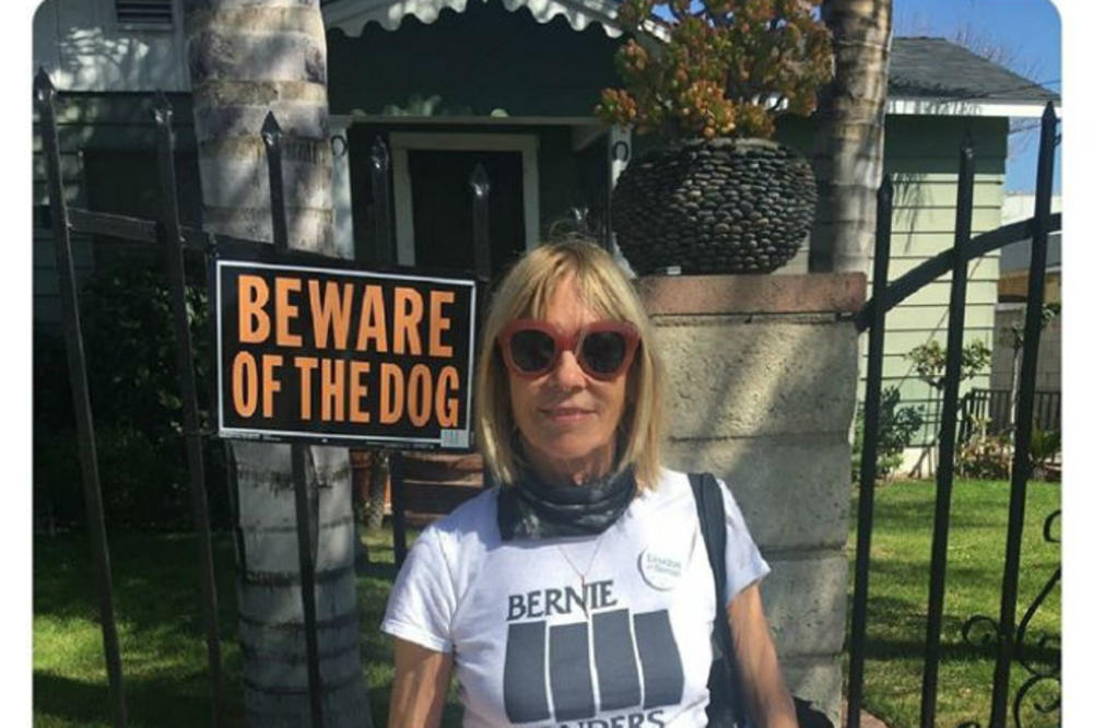Kim Gordon volontira za Bernija Sandersa
