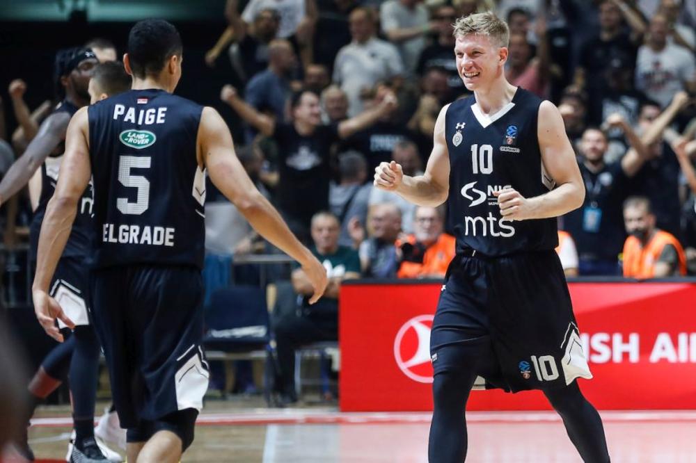 OVA MONTAŽA JE POSTALA HIT MEĐU GROBARIMA: Kultna serija je u očima navijača Partizana dobila nove glavne likove!