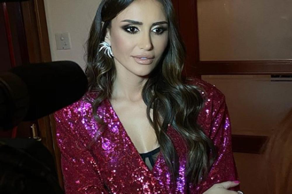 OVAKVU JE NISTE NIKADA VIDELI:Pevačica iznenadila javnost objavivši sliku VELIKE PROMENE NA SEBI komentari PLJUŠTE!