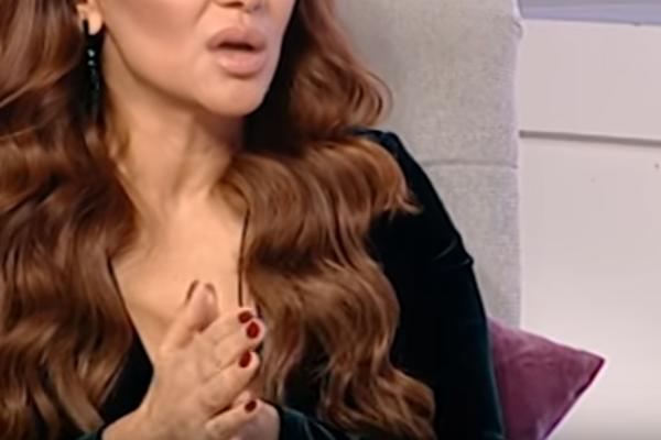 CEO REGION POTRESEN I U SUZAMA ZBOG PEVAČICE: Sestra i otac TRAGIČNO UMRLI, doktor joj rekao da NE MOŽE IMATI DECU!