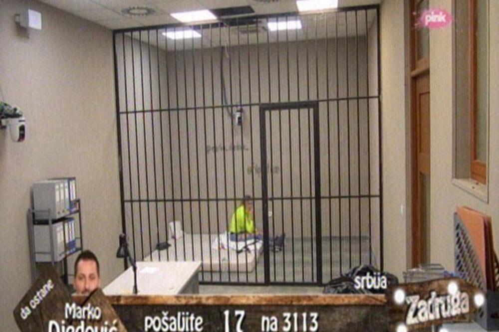 SKANDAL! VREĐAO JOJ MAJKU, ONA GA GAĐALA FLAŠAMA: Je*em ti mamu NARKOMANSKU! Nina u ZATVORU