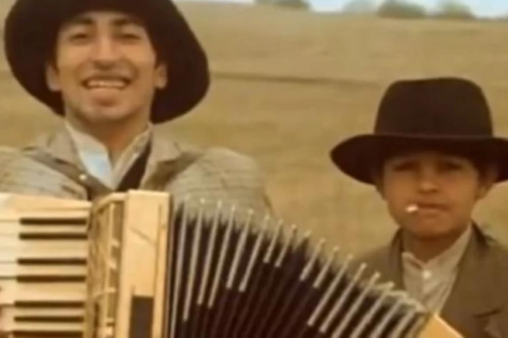 "KO TO TAMO PEVA"! ZBOG TITA NIJE SMELA DA SE SNIMI KLJUČNA SCENA: Kultni film iza sebe krije mnoge MISTERIJE!