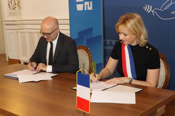 VUČEVIĆ: Novi Sad je dobio novog prijatelja - francuski grad Taverni, sad ih imamo 13, a evo i zašto je to važno