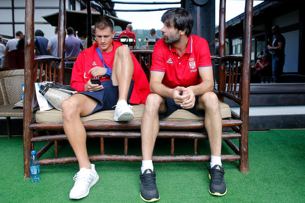 PA, ZAR OPET? Em ne igra u prvom prozoru, em opet povreda srpskog košarkaša!