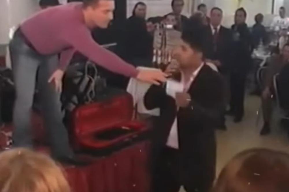 BOBANE, BOBANE, POMERI SVOJ BMW! Novi KAFANSKI HIT nastao je potpuno SLUČAJNO, a inspiracija je bio PAUK (VIDEO)