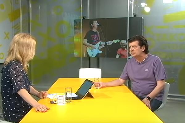 BAJAGI ČESTITALI ROĐENDAN, DVE GODINE ZAREDOM PRAVI ISTI BLAM: Nisam imao naočare! Pevač bi u zemlju da propadne