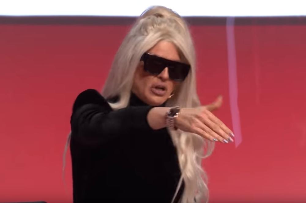 KARLEUŠA SE RAZBESNELA I IZVREĐALA ANU KORAĆ:"Dokle više PROSTITUTKE i POLUSVETOVI"? Usledilo je BRUTALNO poniženje