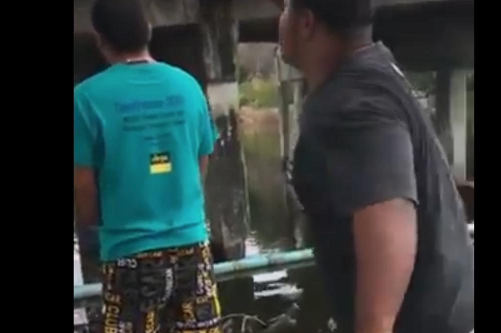 PRIŠAO MU JE S LEĐA DA GA IZNENADI, A ONDA SE DESIO PAKAO! Nismo mogli da verujemo ŠTA GLEDAMO! (VIDEO)