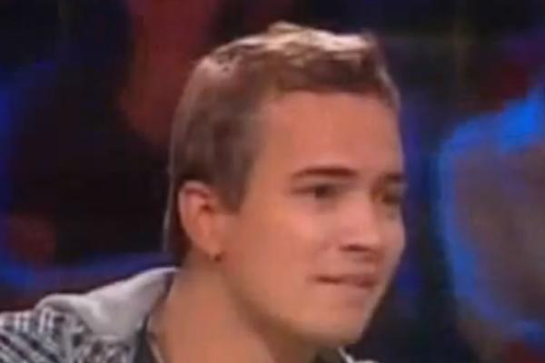 NE RAZMIŠLJA O POVRATKU U JAVNI ŽIVOT! Živi KAFANSKI, a žena mu je 10 GODINA STARIJA! Pevač sada izgleda OVAKO!