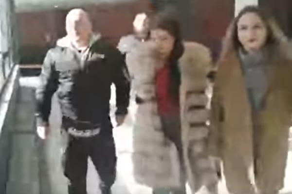 PRESUDA IZMEĐU DRAGANE I SINIŠE JE DONETA! Ekskluzivne fotke iz suda! (FOTO+VIDEO)