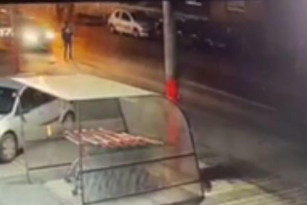 POJAVIO SE SNIMAK JEZIVE SAOBRAĆAJNE NESREĆE U ČAČKU: Auto naleteo na čoveka, nesrećniku POLOMLJENE KOSTI! (VIDEO)