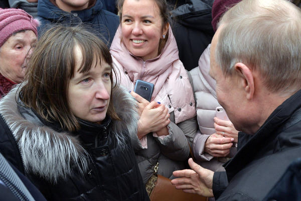 PUTINU JE RUSKINJA POSTAVILA NEPRIJATNO PITANJE: Kako da živim od 10.000 rubalja, dok vi zarađujete 800.000 (VIDEO)