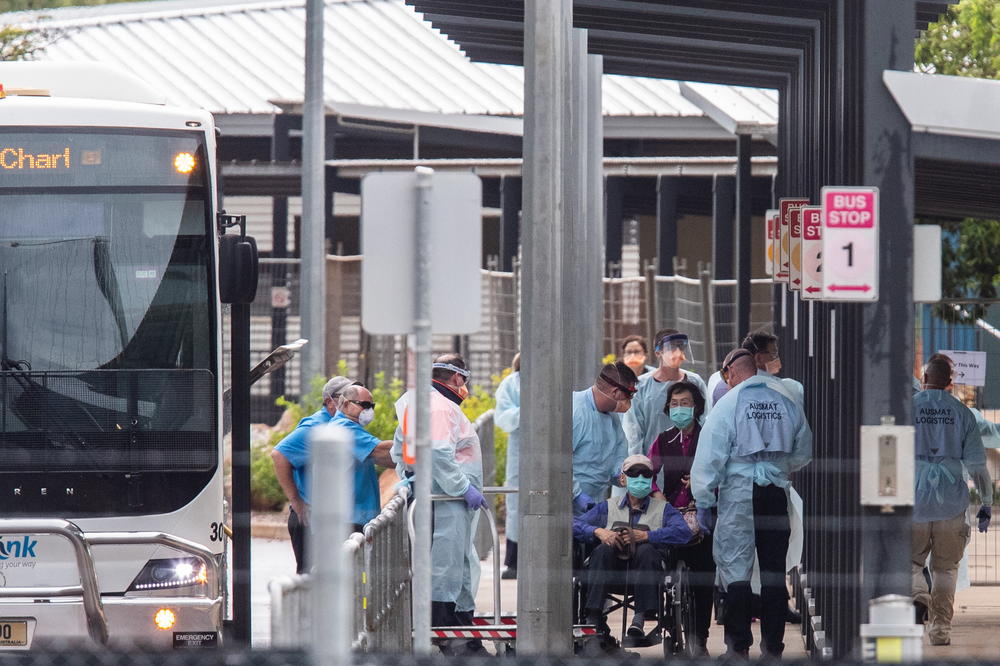 PUSTILI IH DA ODU SA KRUZERA, ONDA SU SHVATILI VELIKU GREŠKU: Putnici koji su delovali zdravi ipak IMAJU VIRUS!