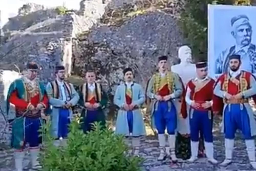 KADA BUDETE ČULI, NEĆE VAM BITI DOBRO, NAJEŽIĆETE SE KAO NIKADA! Kuči pevaju PRAVU CRNOGORSKU HIMNU! (VIDEO)