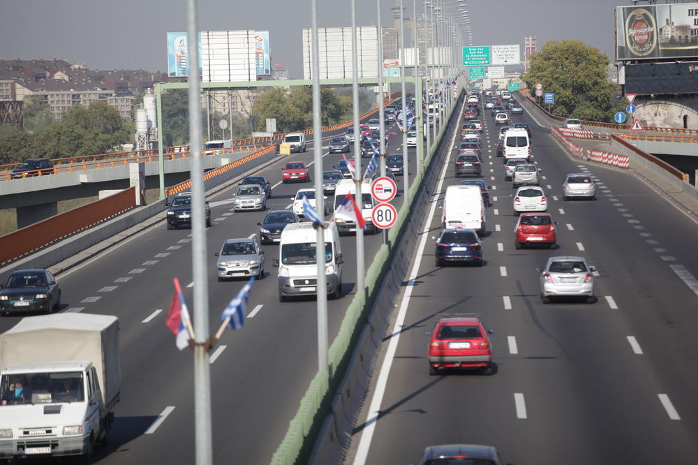 KOLAPS NA ULICAMA BEOGRADA: Počeo popodnevni špic, na dve lokacije ogromne gužve u saobraćaju