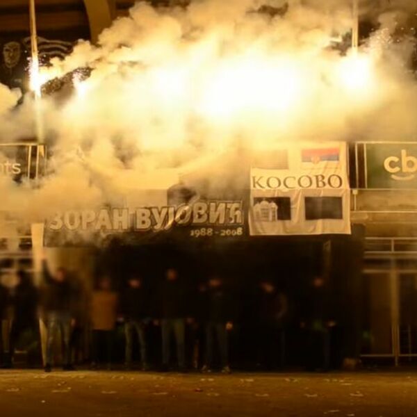 NOVINAR IZ IZRAELA NALETEO NA NAVIJAČE PARTIZANA! Vozili su ga po gradu, OLAJAVALI CRVENU ZVEZDU!