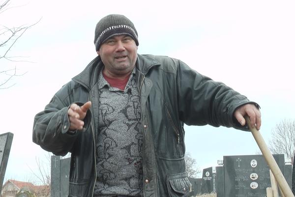 ZORAN AĆIMOVIĆ IZ ČAČKA IMA NAJTUŽNIJI POSAO U SRBIJI! Kopa GROBNICE, i ima samo 1 ŽELJU! (FOTO)