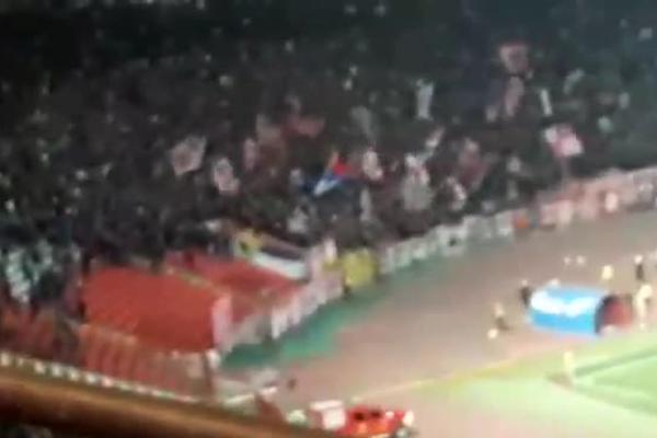 ŽESTOK OKRŠAJ DELIJA I FIRME NA MARAKANI: Pršti navijački rat parolama na duelu Zvezde i Voše!