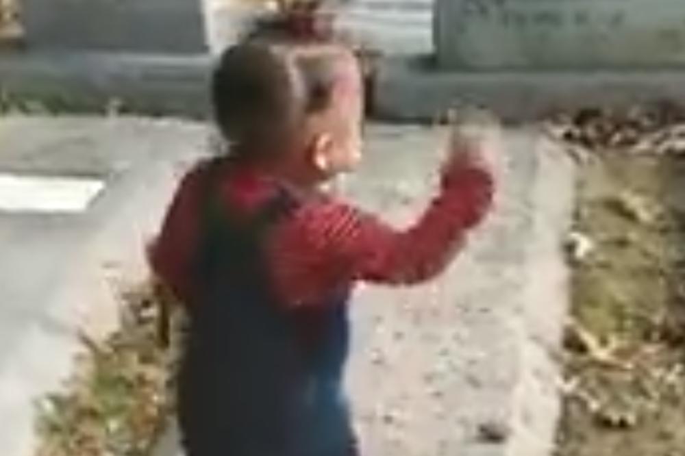 DEVOJČICA JE PRIŠLA GROBU, PA URADILA NEŠTO NEZAMISLIVO! Majka u šoku priznala: NE MOGU DA VERUJEM, POČIVAJ U MIRU