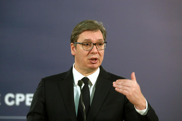 ŽANDARMERIJA I POLICIJSKI SPECIJALCI KREĆU KA GRANICI ZBOG MIGRANATA! Vučić: IDU DA ZAVEDU RED