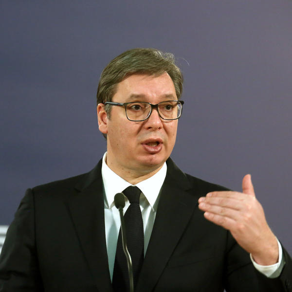 ALEKSANDAR VUČIĆ SE UPRAVO OVAKO SLIKAO! Fotografija je odmah izašla na njegovom Instagramu! (FOTO)