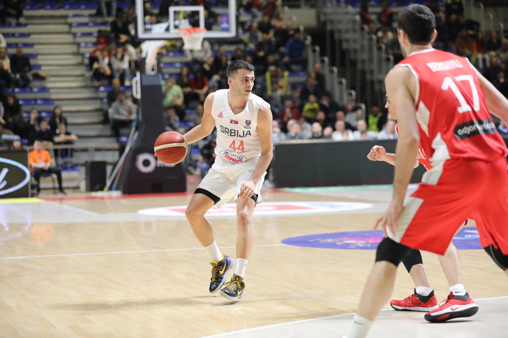 BIVŠI IGRAČ ZVEZDE PRAVI DAR-MAR: Zagorac solidan!