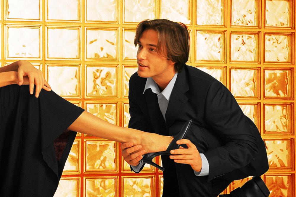 MUŠKARAC OTKRIO FETIŠ ZBOG KOGA GA JE DEVOJKA OSTAVILA: To je radio i sa BRAĆOM kada je bio mlađi, a sad želi i OVO