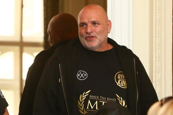 OTAC TAJSONA FJURIJA JE JEDINI ČOVEK KOGA SE TAJSON PLAŠI: Pre 9 godina ISKOPAO JE OKO ČOVEKU U TUČI! (VIDEO)