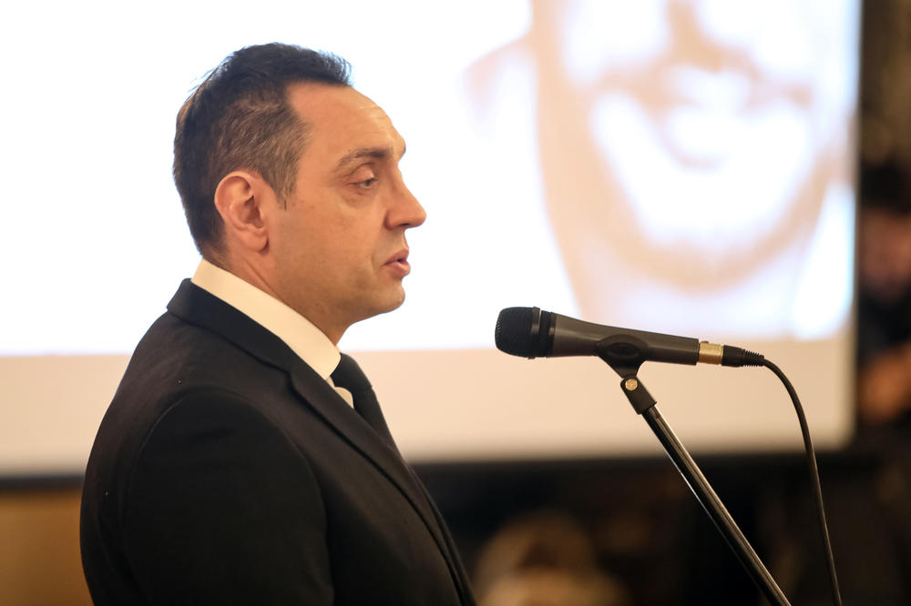 VULIN NIJE BIRAO REČI ZA MILA ĐUKANOVIĆA: Mogu da se proglase za apostole, ali da ne rade sa SPC!