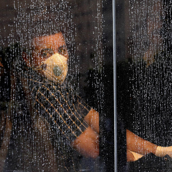 LJUDI UMIRU IZ SATA U SAT! Šesta žrtva KORONAVIRUSA u Italiji, zemlja zavijena u crno!