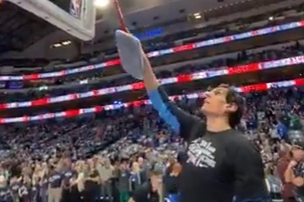 Kad ste u problemu, samo pozovite Bobija i dajte mu džoger!