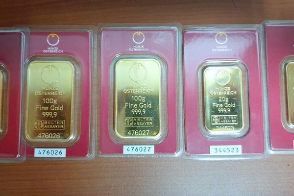 MAĐAR JE SRPSKIM CARINICIMA REKAO DA NEMA ŠTA DA PRIJAVI: Krenuo je na OMILJENO LETOVALIŠTE sa dragocenostima