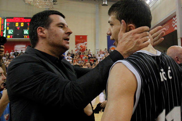 VLADA JOVANOVIĆ ZAGLAVLJEN U KINI: Bivši trener Partizana u problemu zbog koronavirusa!