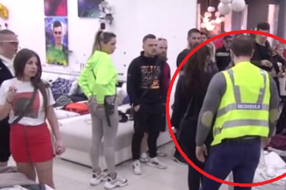 OBEZBEĐENJE NE MOŽE DA IH RAZDVOJI, MILJANA NAPRAVILA NOVI HAOS U ZADRUZI: Gurnuo je i bacio, letela PREKO kreveta!