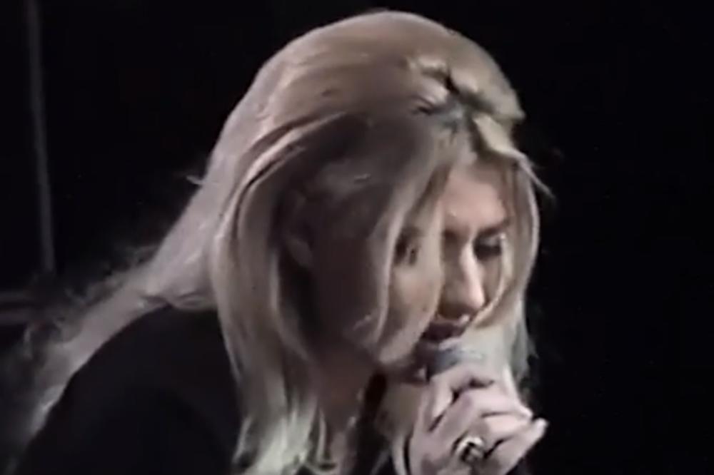 BILA JE ZVEZDA '90, OBOŽAVALI SMO JE U PESMI POKOJNOG PEVAČA: Rođa Raičević ju je proslavio, evo kako DANAS IZGLEDA