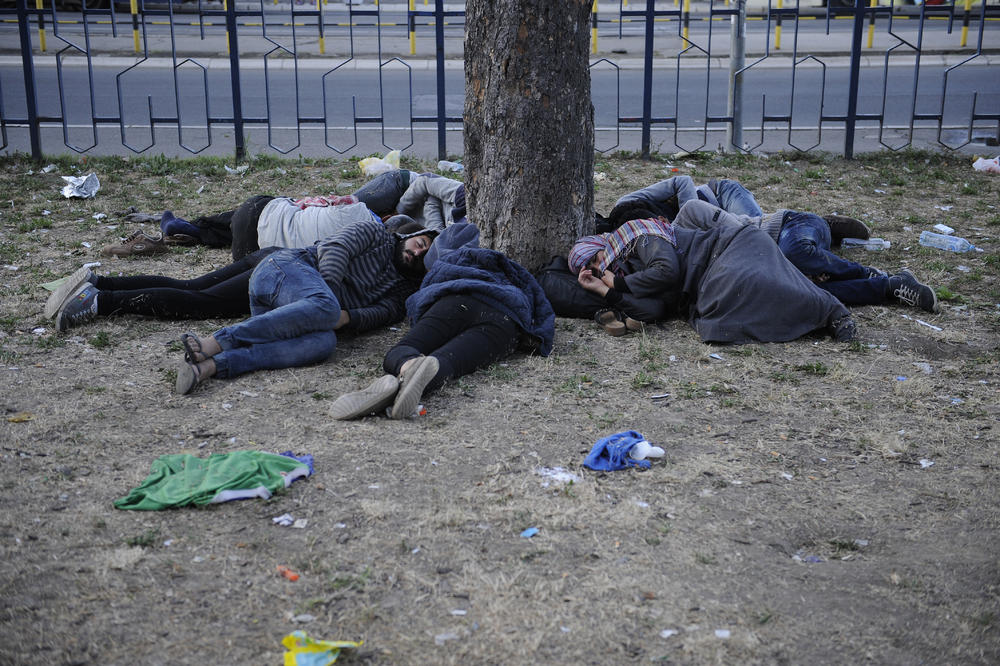 5G MREŽA PRIVLAČI MIGRANTE, A ONDA SE KORONA AKTIVIRA ONIMA KOJI SU PRIMILI VAKCINE! Samo pričest to poništava!