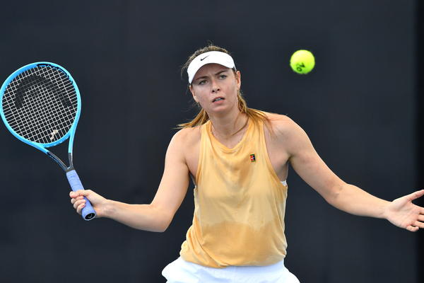 HOĆU, HOĆU DIJAMANTE! Šarapova se pohvalila vereničkim prstenom od 330.000 evra!