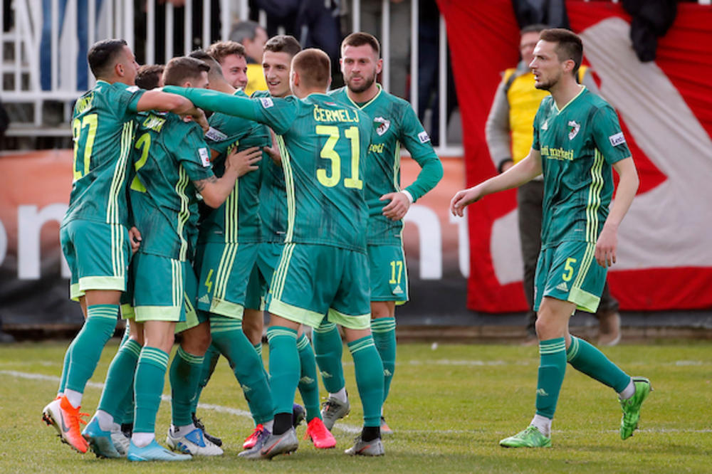 Nemanja Vidić u Kini!