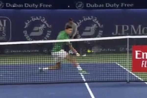 RINGIŠPIL! TAKO TO RADI NOLE: Potez od kog zastaje dah!