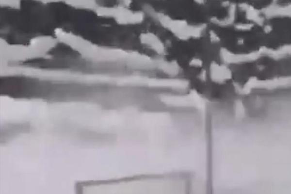 LAVINA SE OBRUŠILA NA KOPAONIKU, OPŠTI HAOS! Turista snimao, a onda se dao u PANIČAN BEG! (VIDEO)