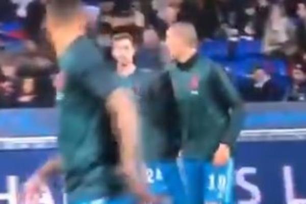 OKRŠAJ JUVENTUSOVIH IGRAČA PRED MEČ SA LIONOM: Pojavio se snimak na kojem se vidi sve!