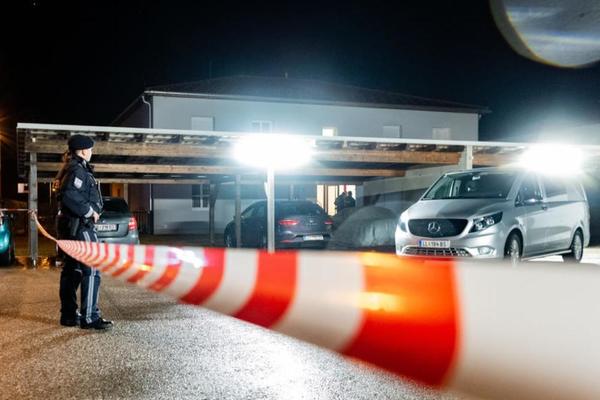 KRISTIJAN OCA ZADAVIO DOK JE MAJKA SVE GLEDALA: Krvava drama posle užasne svađe u porodici!