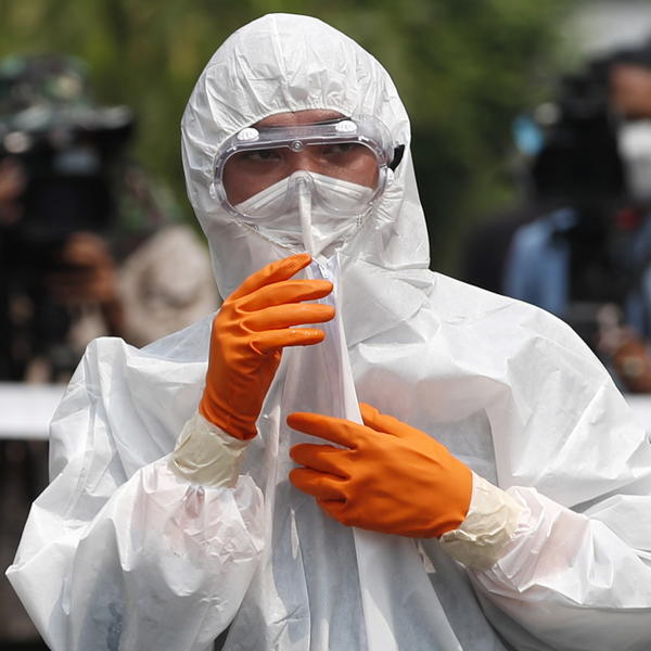 DOKTORI ZABRANILI SE*SUALNE ODNOSE DOK TRAJE EPIDEMIJA KORONAVIRUSA!? Evo na šta treba posebno obratiti pažnju!