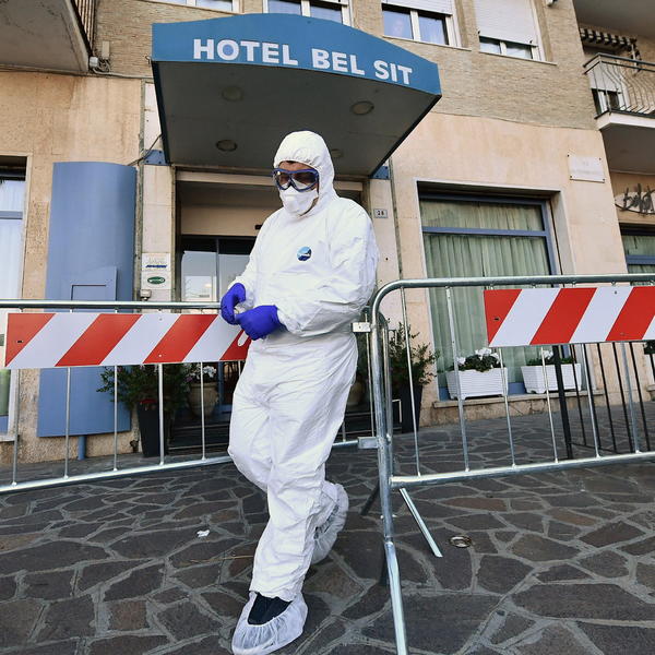 VARAO ŽENU U ITALIJI PA DOBIO KORONU! Ovom čoveku je glava u torbi NA DVA NAČINA